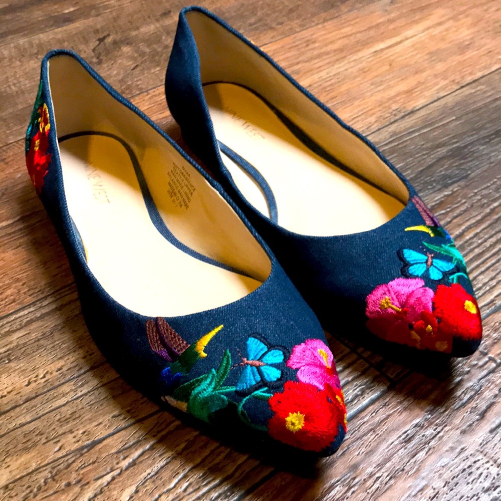 Nine West Embroidered Flats